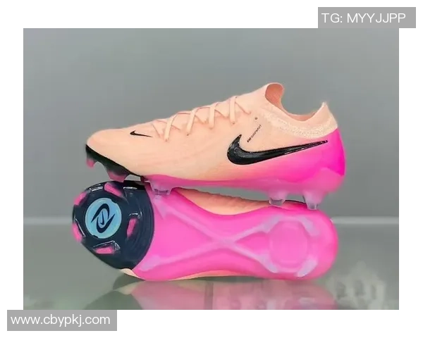 穿中端次顶足球鞋的球星如何平衡性能与性价比在比赛中的表现